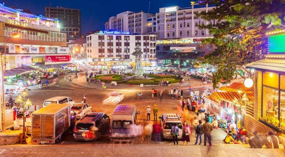 Chợ Đà Lạt - Mua sắm và ẩm thực đường phố