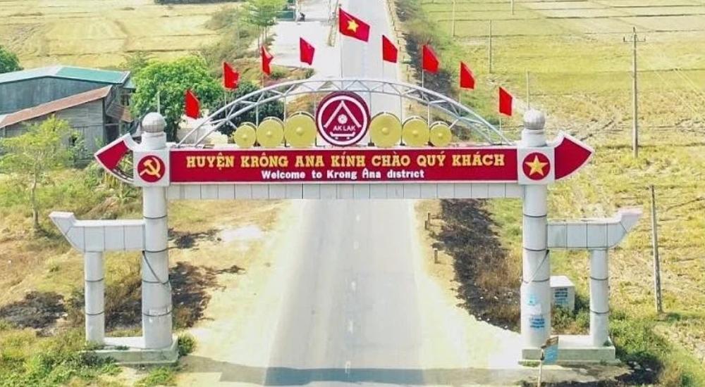Cổng chào huyện Krông Ana – Biểu tượng cho sự hiếu khách và sức sống mới của một vùng quê đang thay da đổi thịt giữa đại ngàn Tây Nguyên.