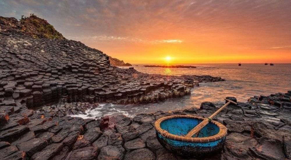 1. Gành Đá Dĩa - Kiệt tác địa chất độc đáo của Phú Yên